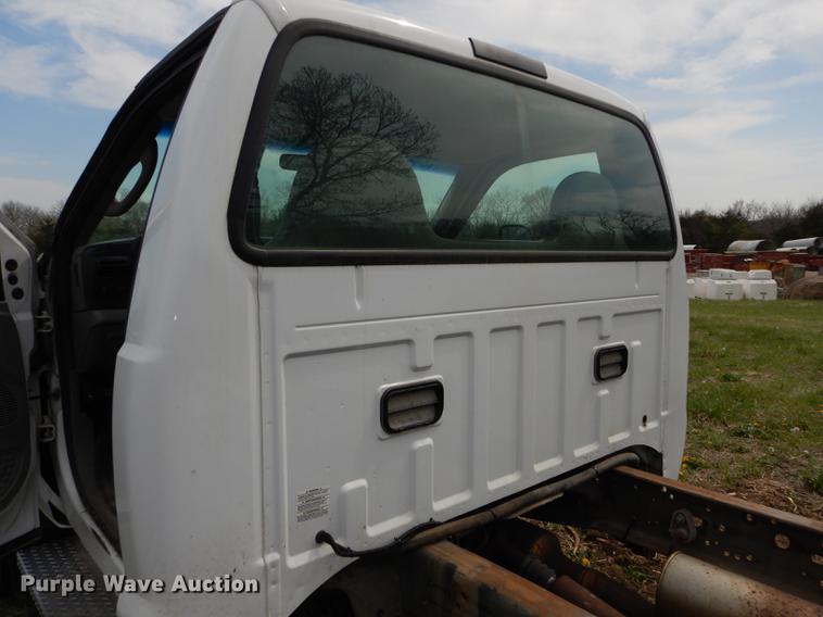 image for item DB6185 2006 Ford F550 truck cab and chassis