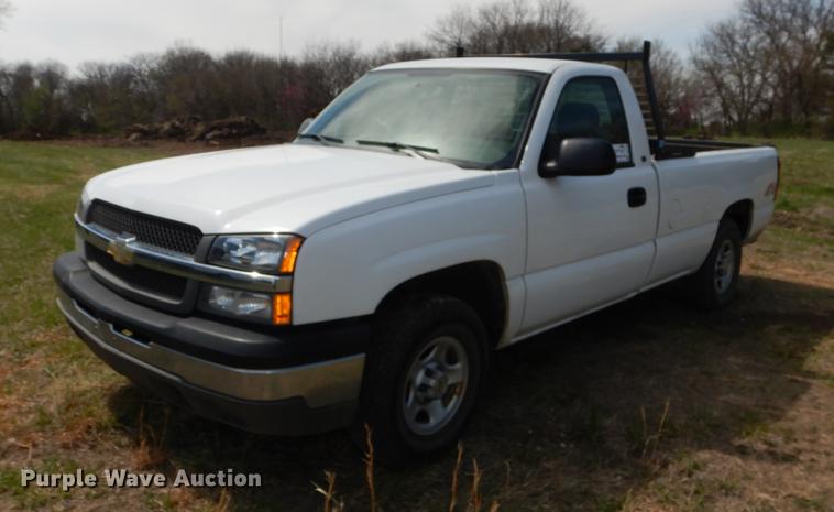 image for item DB6190 2004 Chevrolet Silverado 1500 pickup truck