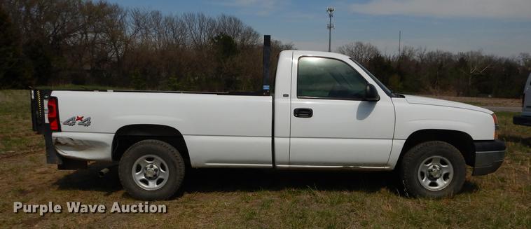 image for item DB6190 2004 Chevrolet Silverado 1500 pickup truck
