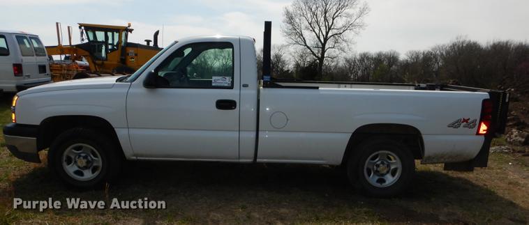 image for item DB6190 2004 Chevrolet Silverado 1500 pickup truck