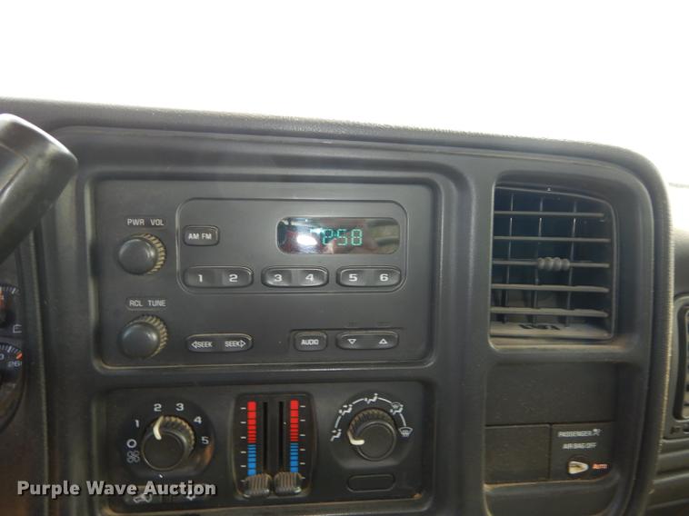 image for item DB6190 2004 Chevrolet Silverado 1500 pickup truck