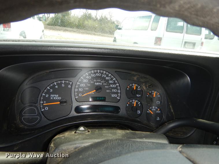 image for item DB6190 2004 Chevrolet Silverado 1500 pickup truck