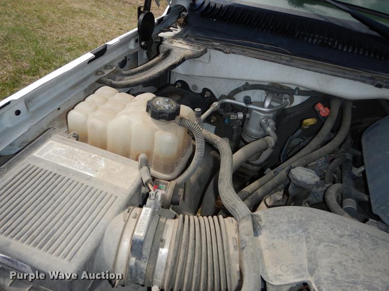 image for item DB6190 2004 Chevrolet Silverado 1500 pickup truck