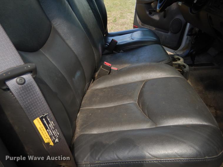 image for item DB6190 2004 Chevrolet Silverado 1500 pickup truck