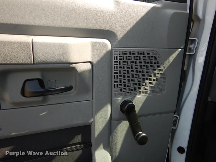 image for item DB6192 2013 Ford E350 Super Duty XL Extended van