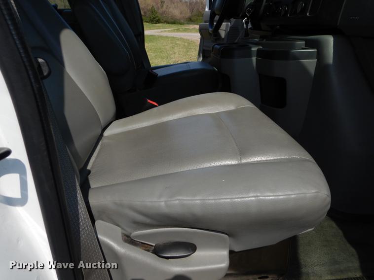 image for item DB6192 2013 Ford E350 Super Duty XL Extended van