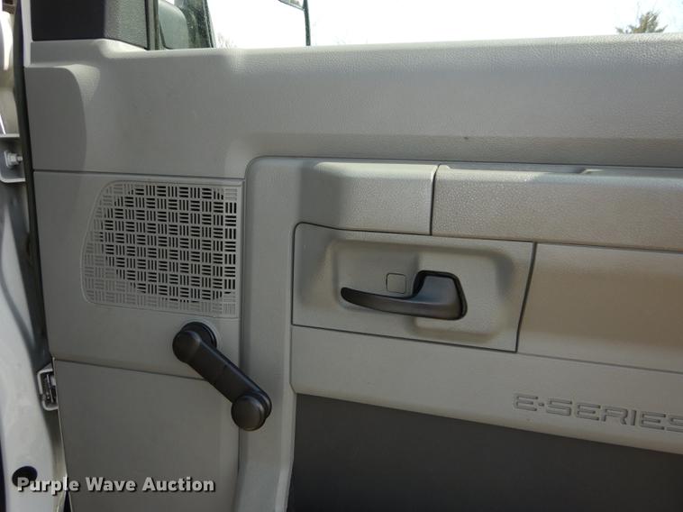 image for item DB6192 2013 Ford E350 Super Duty XL Extended van