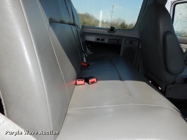 image for item DB6192 2013 Ford E350 Super Duty XL Extended van
