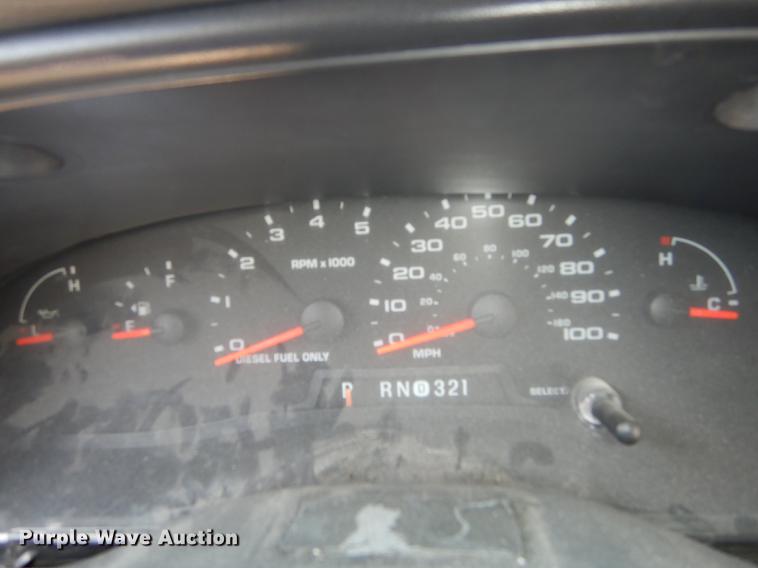 image for item DB6196 2006 Ford E450 shuttle bus