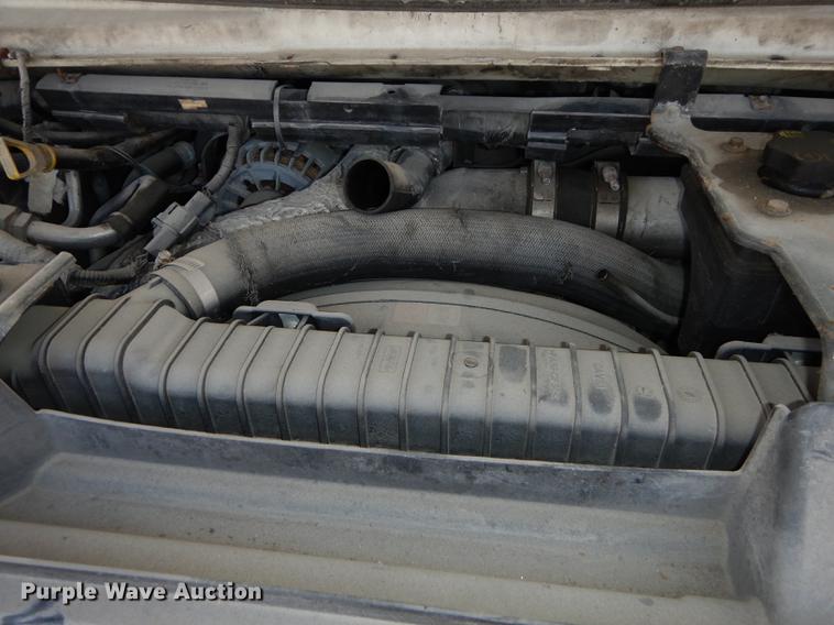 image for item DB6196 2006 Ford E450 shuttle bus