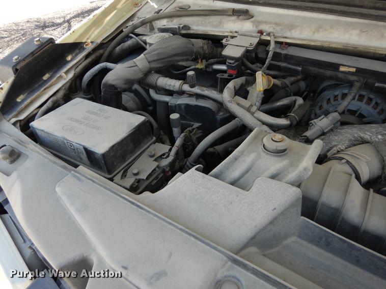 image for item DB6196 2006 Ford E450 shuttle bus