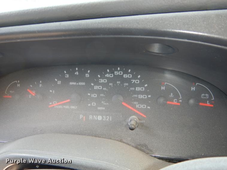 image for item DB6197 2005 Ford E450 shuttle bus