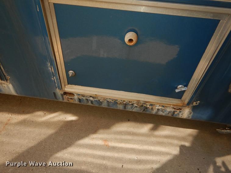 image for item DB6197 2005 Ford E450 shuttle bus