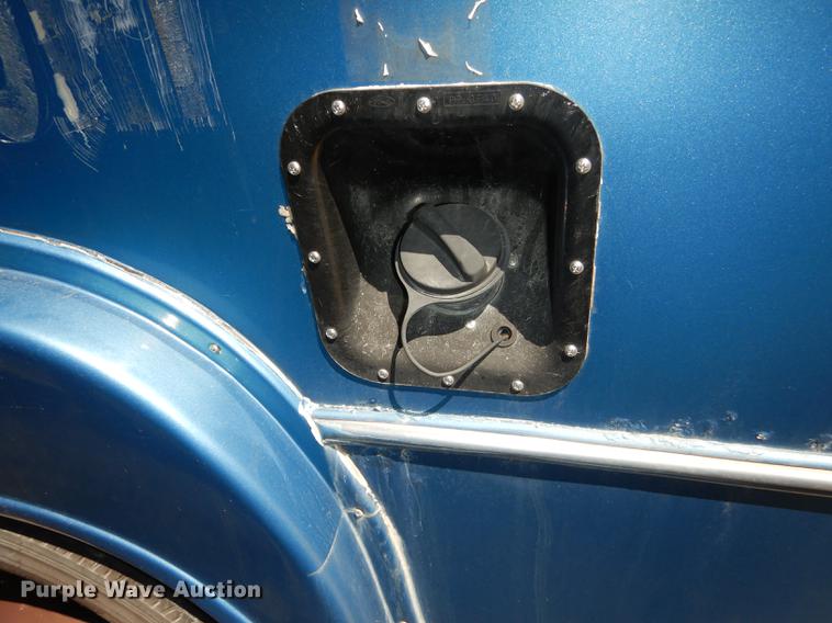 image for item DB6197 2005 Ford E450 shuttle bus