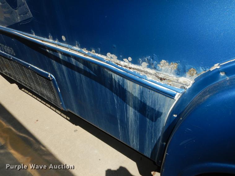 image for item DB6197 2005 Ford E450 shuttle bus