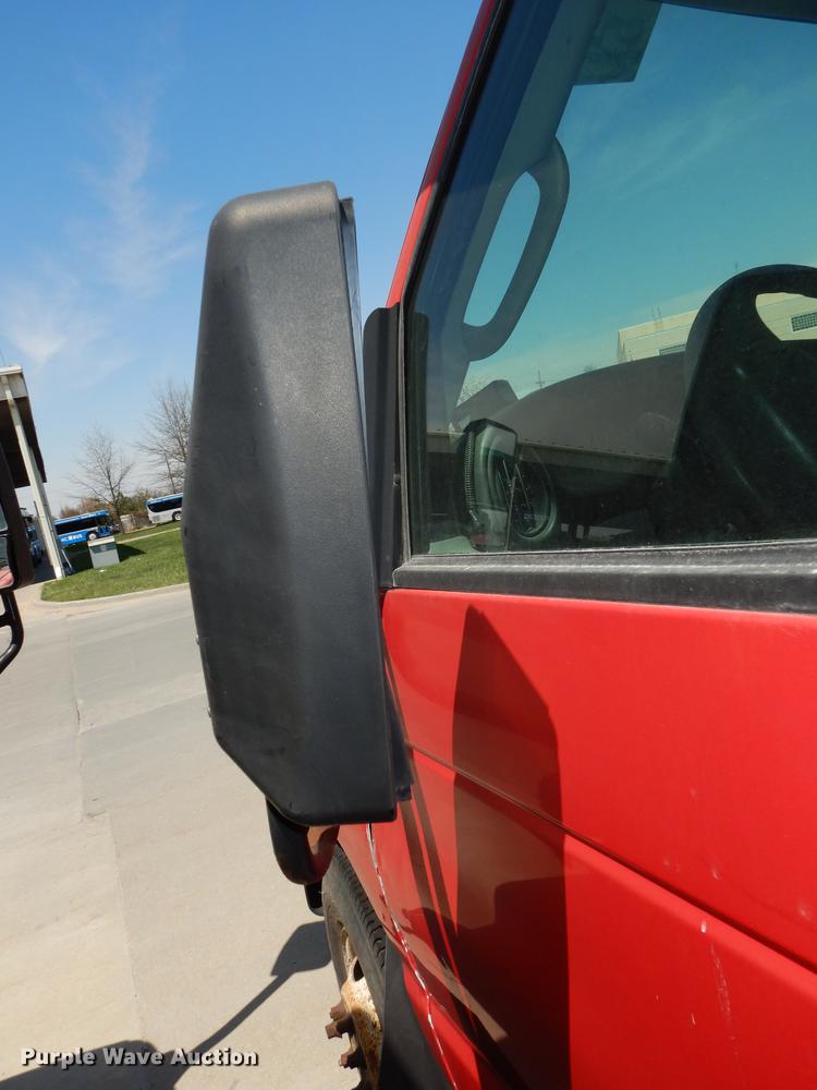 image for item DB6198 2007 Ford E450 shuttle bus