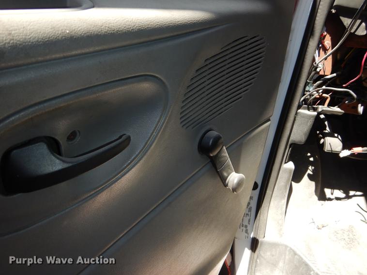 image for item DB6198 2007 Ford E450 shuttle bus