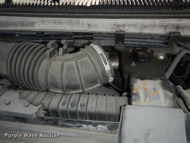 image for item DB6198 2007 Ford E450 shuttle bus