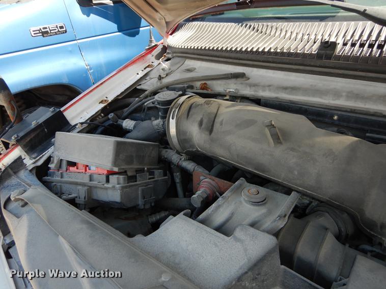 image for item DB6198 2007 Ford E450 shuttle bus