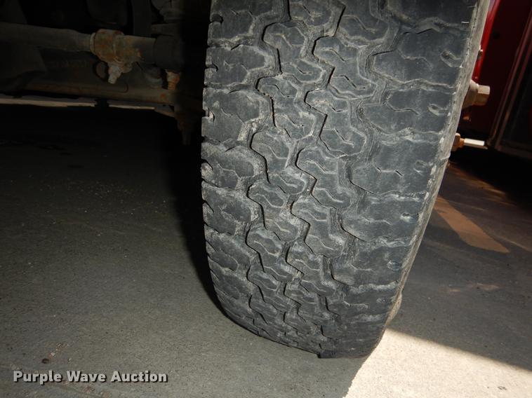 image for item DB6198 2007 Ford E450 shuttle bus