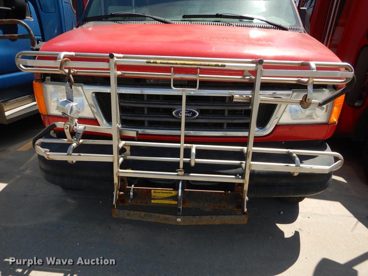 image for item DB6198 2007 Ford E450 shuttle bus