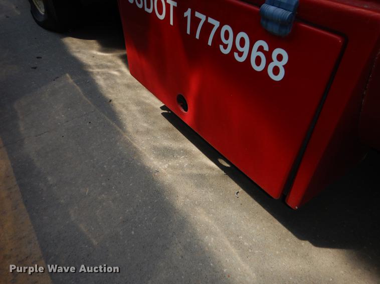 image for item DB6198 2007 Ford E450 shuttle bus