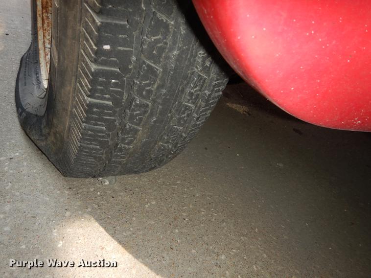 image for item DB6198 2007 Ford E450 shuttle bus