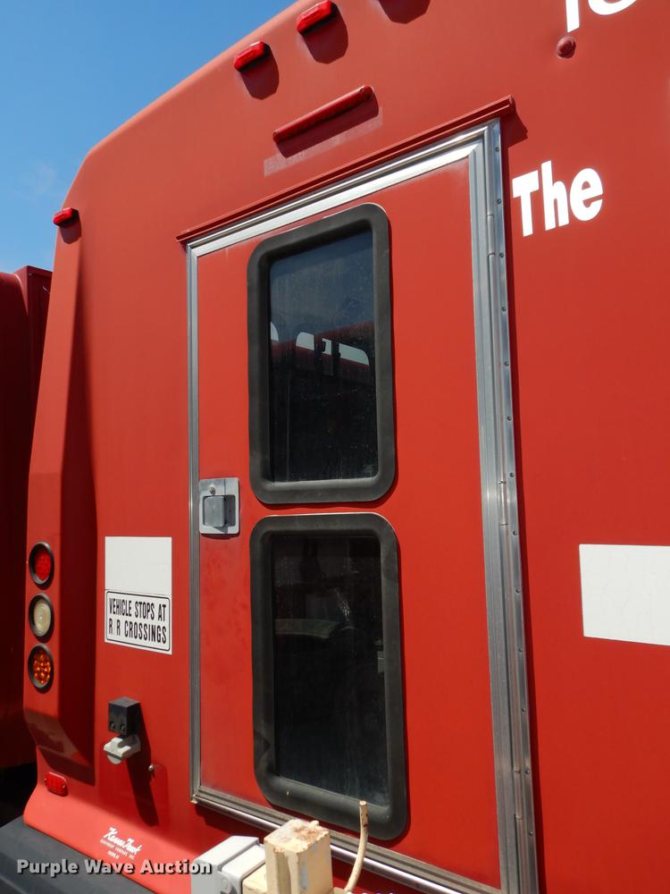 image for item DB6198 2007 Ford E450 shuttle bus