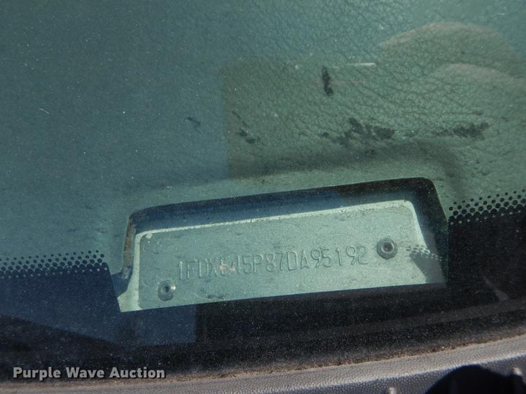 image for item DB6198 2007 Ford E450 shuttle bus