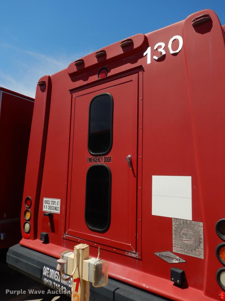 image for item DB6199 2006 Ford E450 shuttle bus