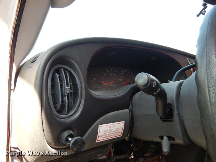 image for item DB6199 2006 Ford E450 shuttle bus