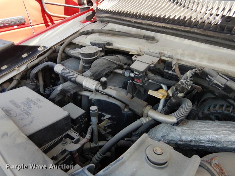 image for item DB6199 2006 Ford E450 shuttle bus