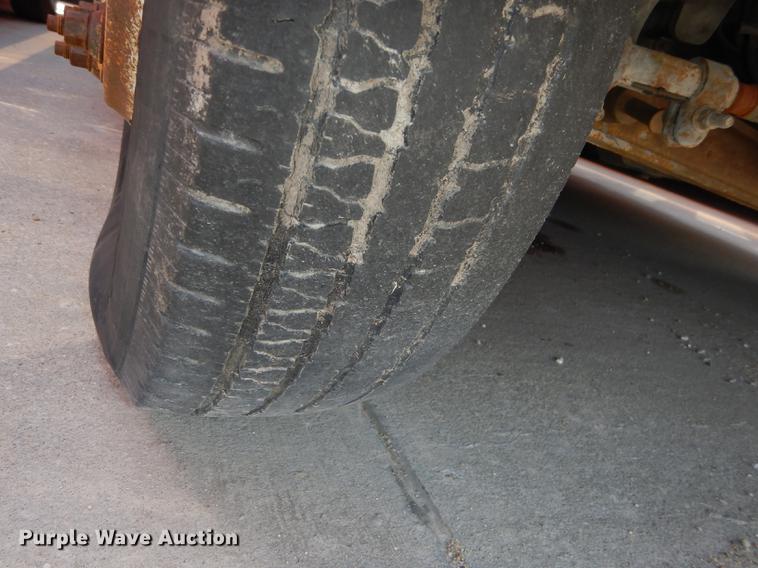 image for item DB6199 2006 Ford E450 shuttle bus