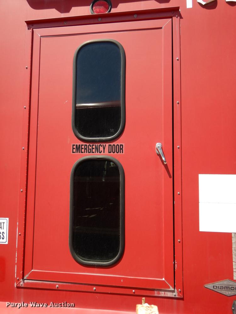 image for item DB6199 2006 Ford E450 shuttle bus