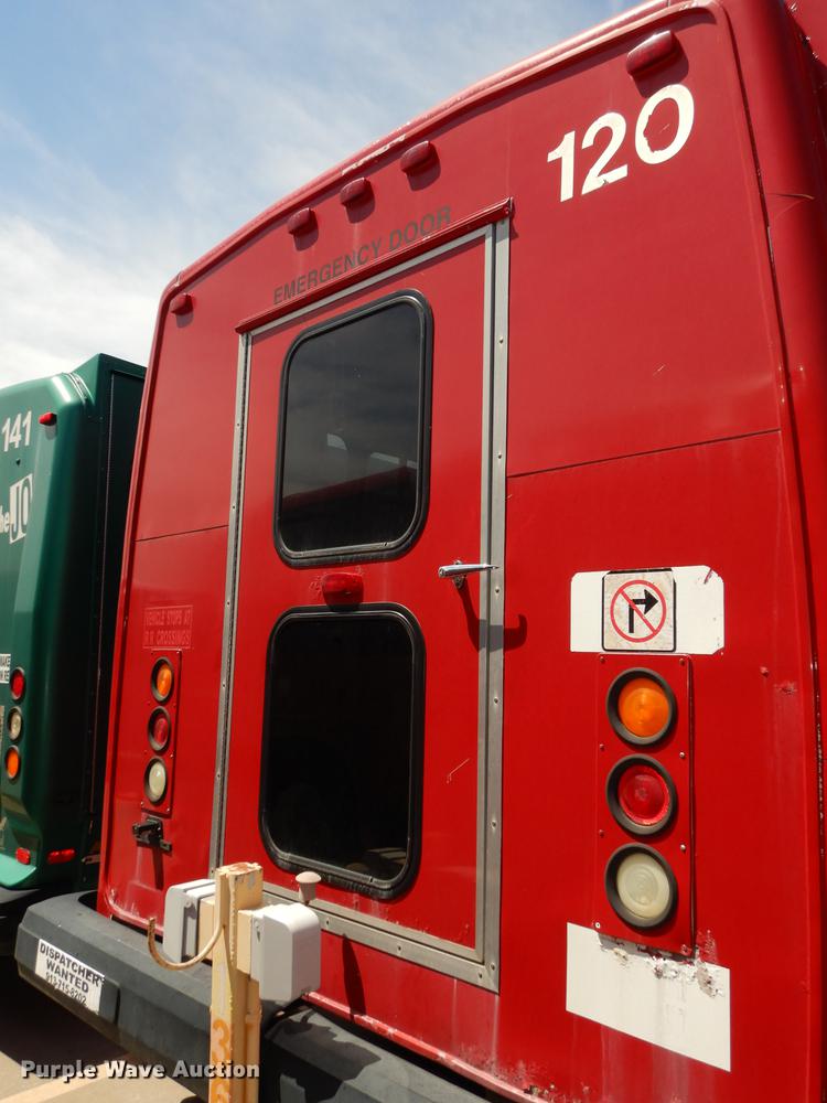 image for item DB6200 2005 Ford E450 shuttle bus