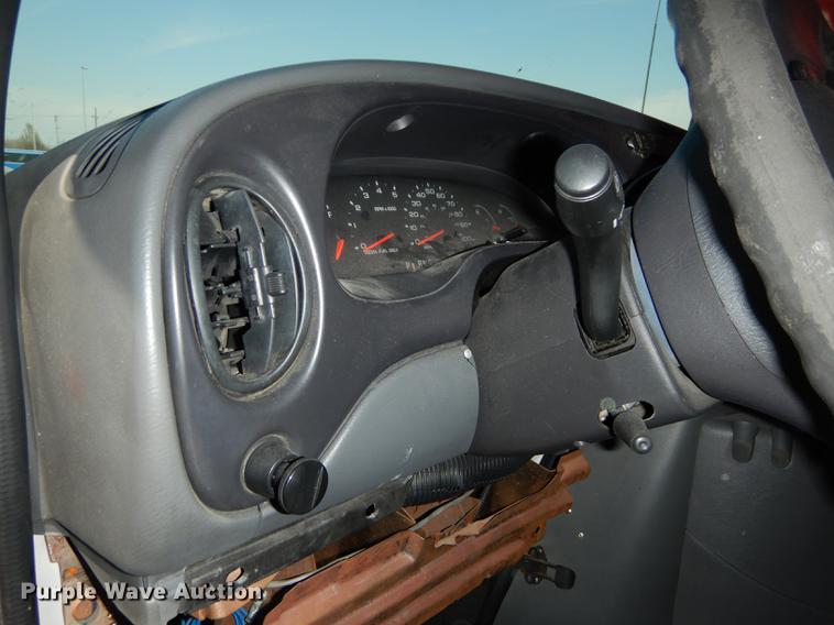 image for item DB6200 2005 Ford E450 shuttle bus