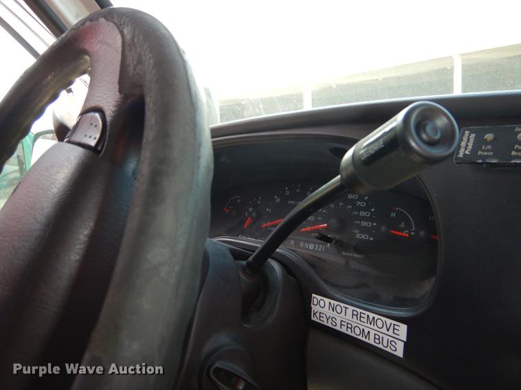 image for item DB6200 2005 Ford E450 shuttle bus