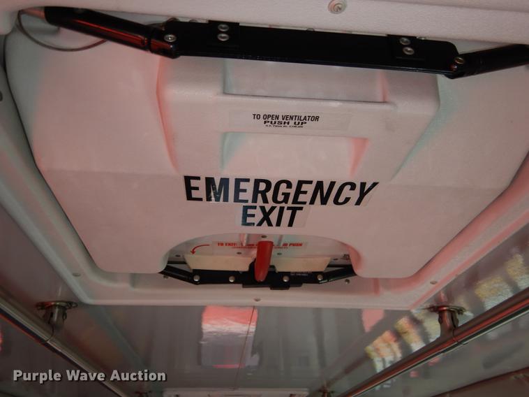 image for item DB6200 2005 Ford E450 shuttle bus