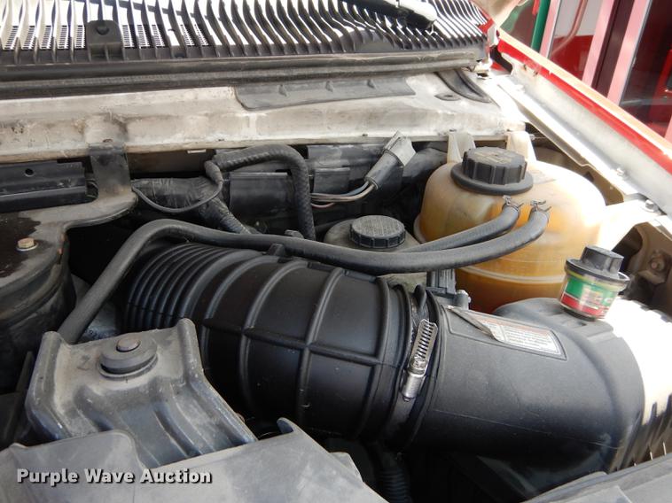 image for item DB6200 2005 Ford E450 shuttle bus