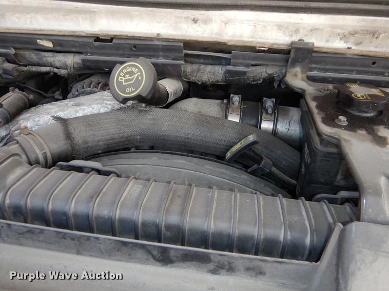 image for item DB6200 2005 Ford E450 shuttle bus