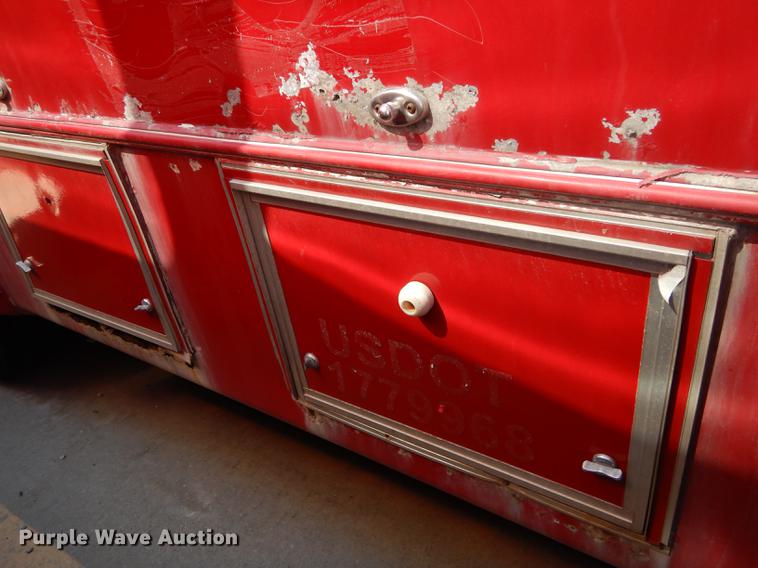 image for item DB6200 2005 Ford E450 shuttle bus