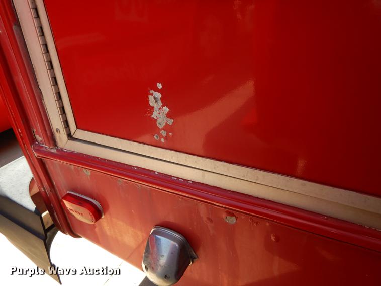 image for item DB6200 2005 Ford E450 shuttle bus