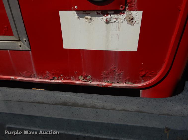 image for item DB6200 2005 Ford E450 shuttle bus