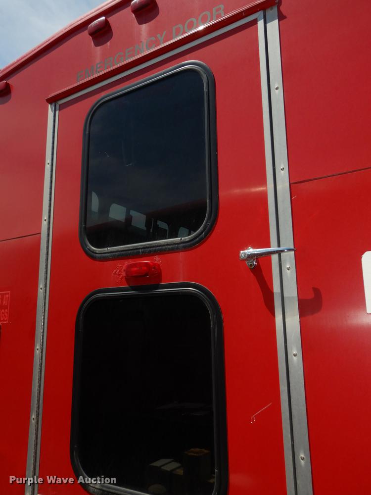 image for item DB6200 2005 Ford E450 shuttle bus