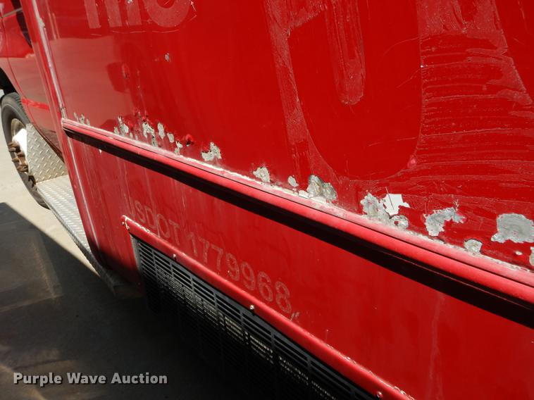 image for item DB6200 2005 Ford E450 shuttle bus