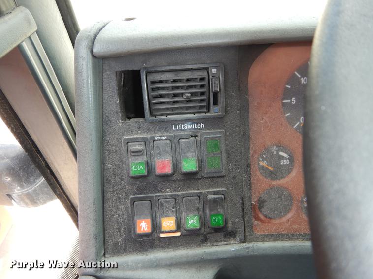 image for item DB6201 2001 Van Hool C2045L transit bus