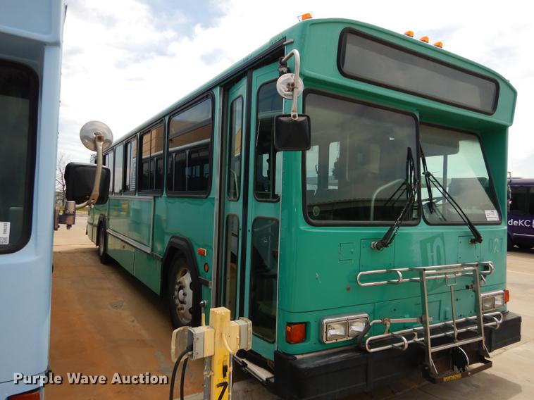 image for item DB6202 2000 Gillig Phantom C21B102N4 transit bus
