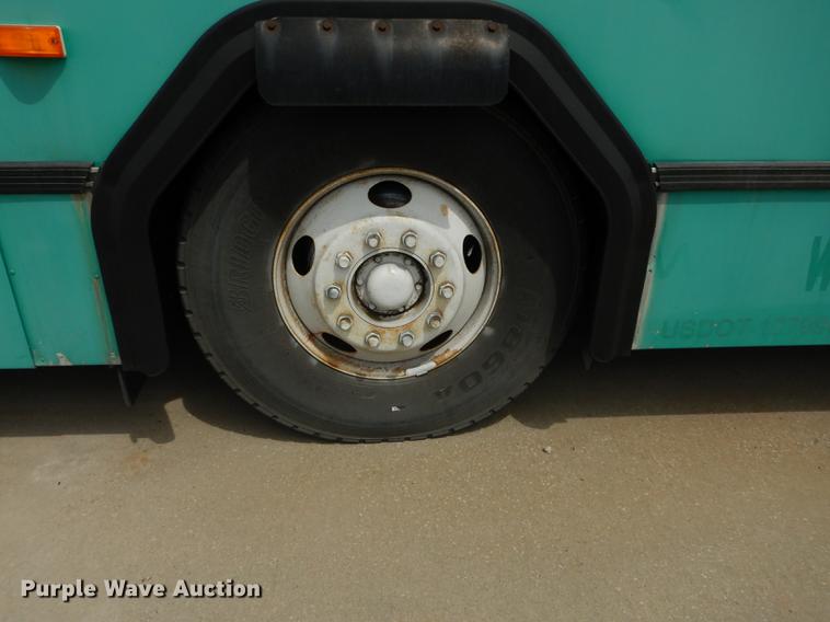 image for item DB6202 2000 Gillig Phantom C21B102N4 transit bus