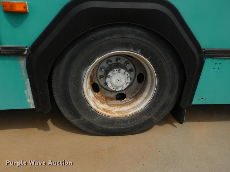 image for item DB6202 2000 Gillig Phantom C21B102N4 transit bus