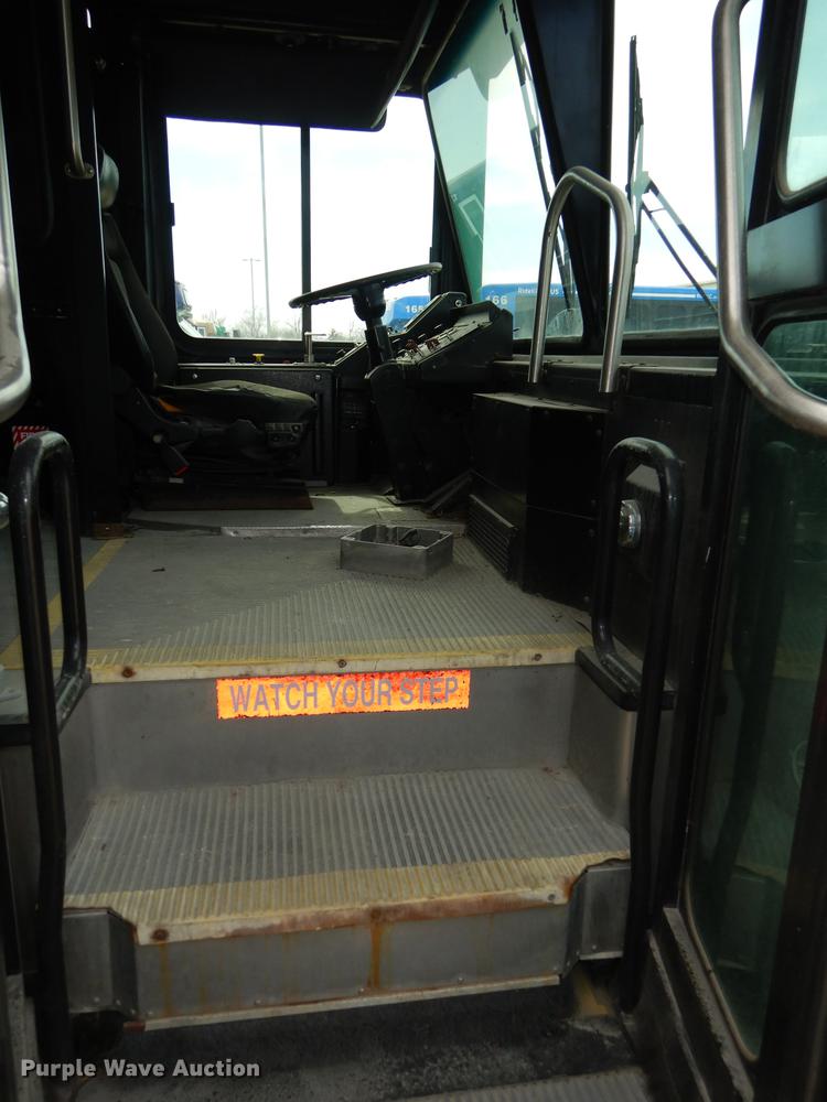 image for item DB6202 2000 Gillig Phantom C21B102N4 transit bus